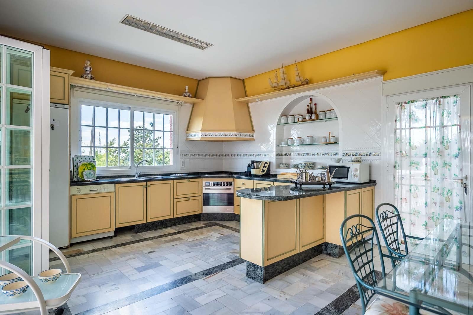 7 soverom Finca/Herregård til salgs i Sanlucar la Mayor med svømmebasseng garasje - € 1 245 500 (Ref: 9861966)
