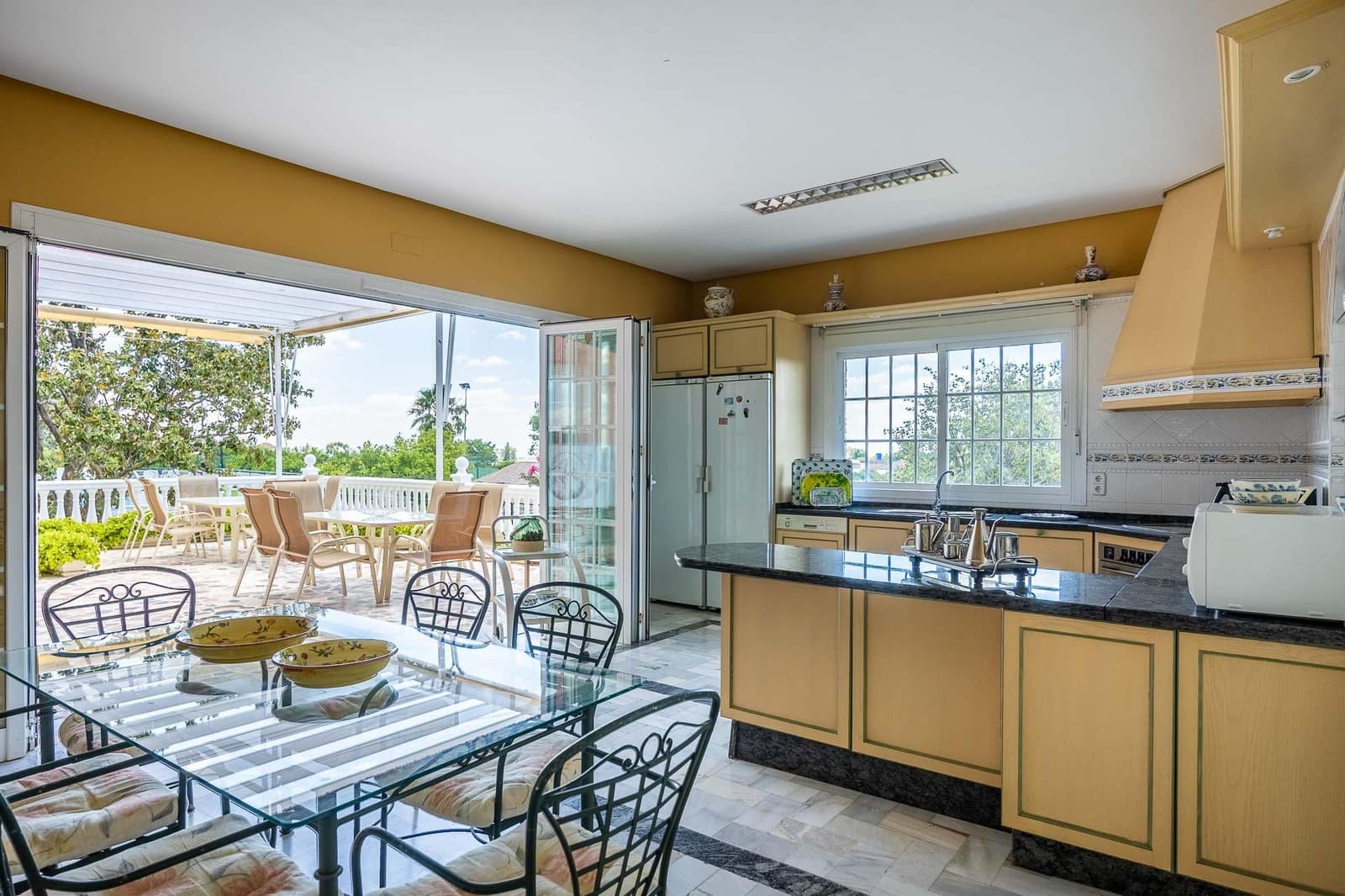 7 soverom Finca/Herregård til salgs i Sanlucar la Mayor med svømmebasseng garasje - € 1 245 500 (Ref: 9861966)