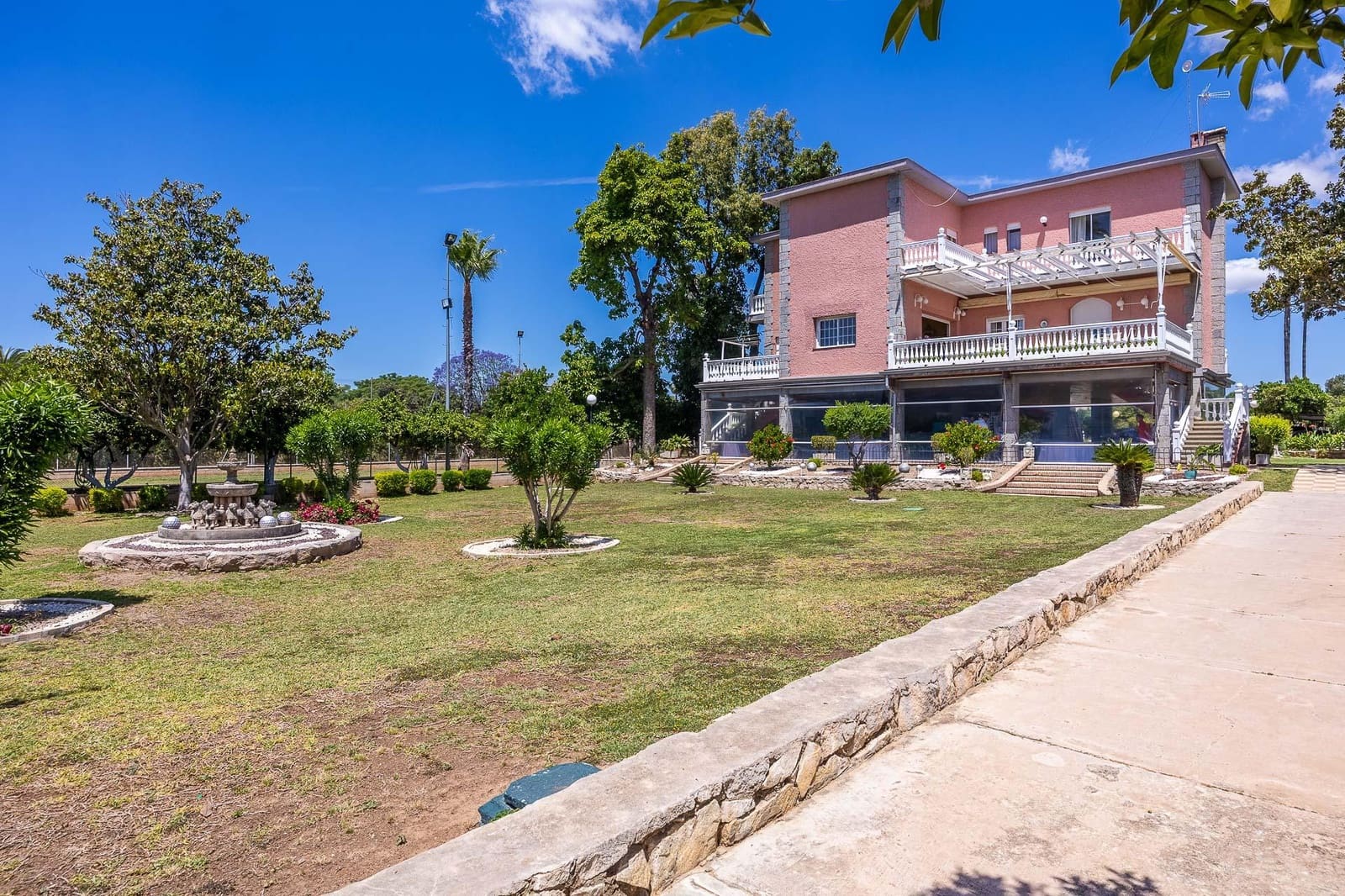 7 soverom Finca/Herregård til salgs i Sanlucar la Mayor med svømmebasseng garasje - € 1 245 500 (Ref: 9861966)