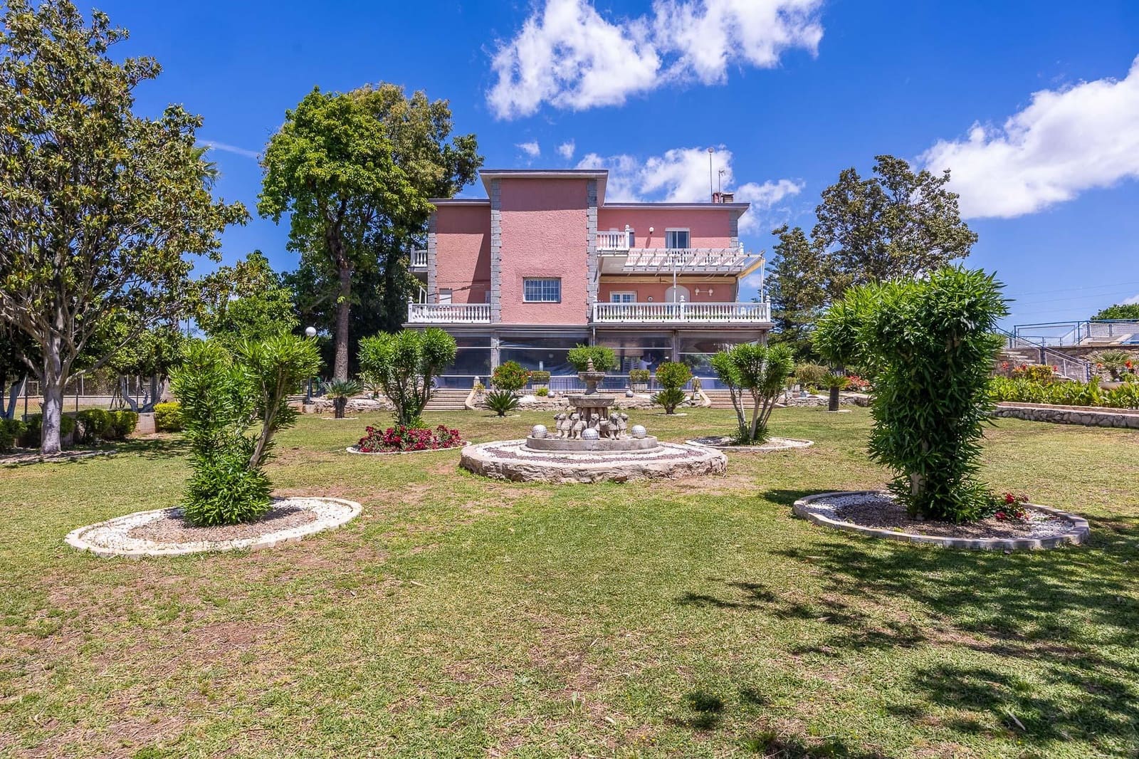 7 soverom Finca/Herregård til salgs i Sanlucar la Mayor med svømmebasseng garasje - € 1 245 500 (Ref: 9861966)