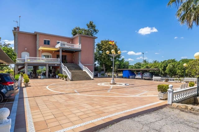 7 slaapkamer Finca/Landhuis te koop in Sanlúcar la Mayor met zwembad garage - € 1.245.500 (Ref: 9861966)