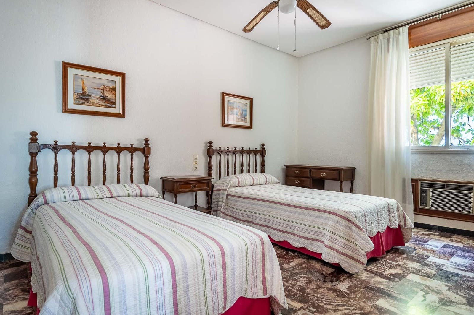 7 soveværelse Finca/Landehus til salg i Sanlucar la Mayor med swimmingpool garage - € 1.245.500 (Ref: 9861966)