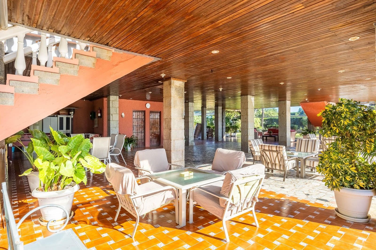 7 soveværelse Finca/Landehus til salg i Sanlucar la Mayor med swimmingpool garage - € 1.245.500 (Ref: 9861966)