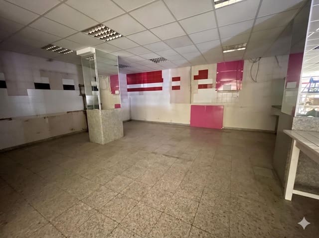 Comercial para venda em Dos Hermanas - 110 000 € (Ref: 9868697)
