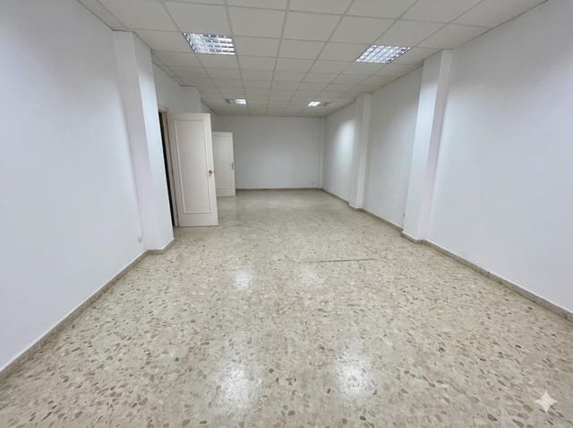 Comercial para venda em Dos Hermanas - 110 000 € (Ref: 9868697)