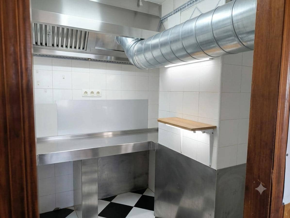 Comercial para venda em Tocina - 45 000 € (Ref: 9893997)