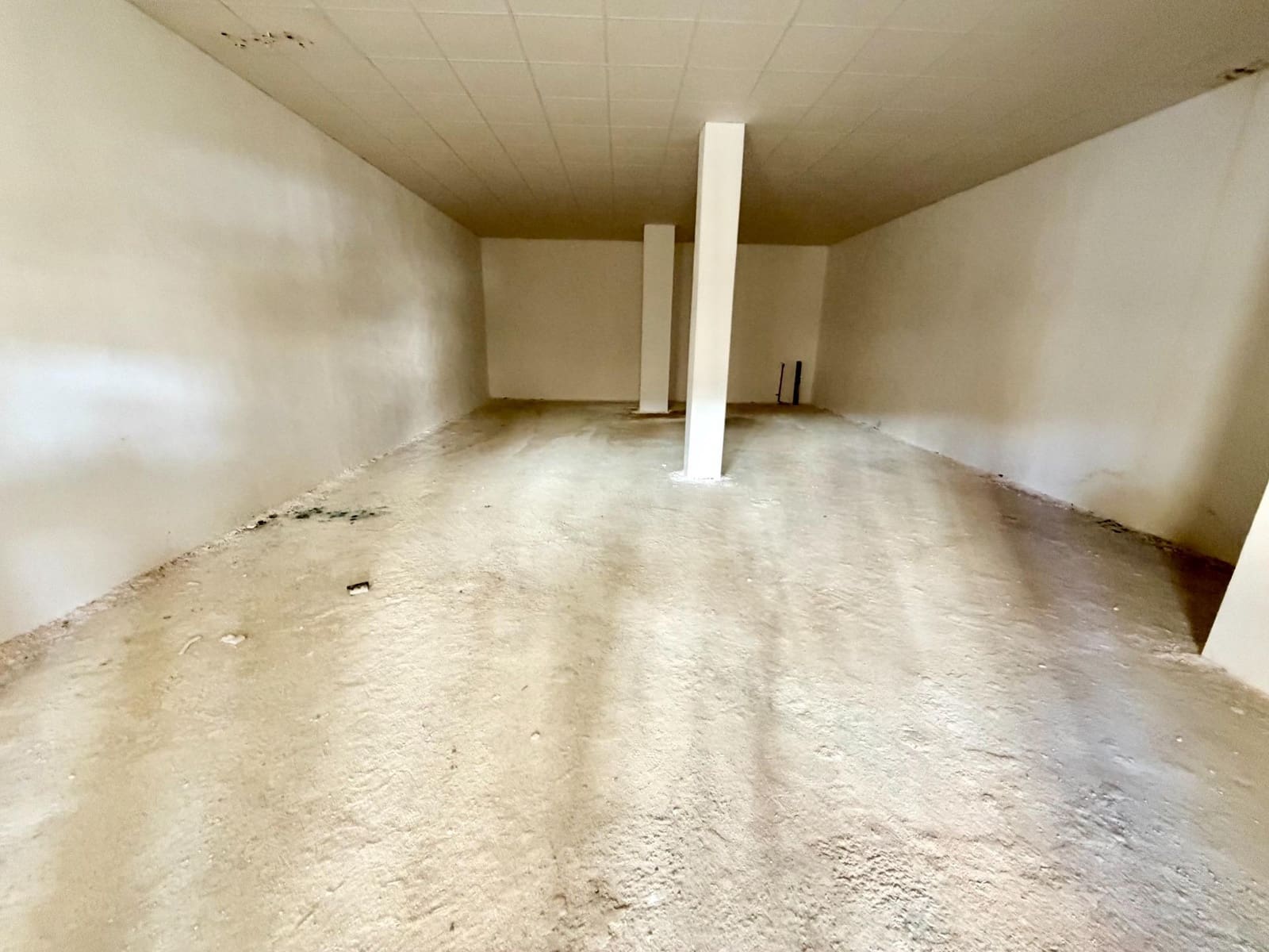 Kommersiell till salu i Bormujos - 66 000 € (Ref: 9893998)