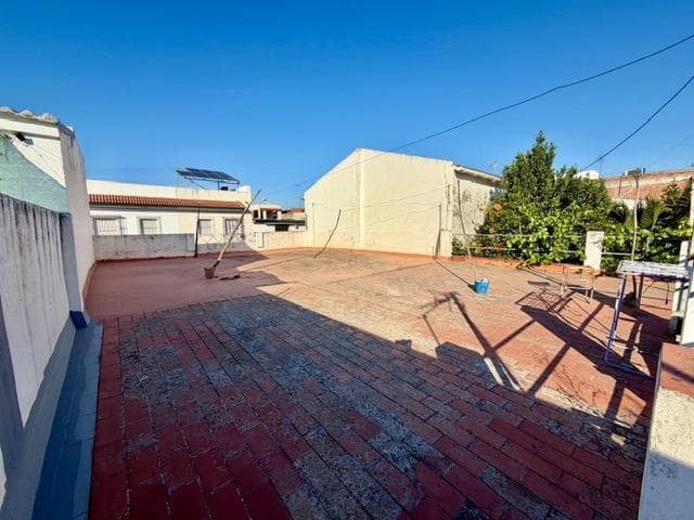 4 bedroom Bungalow for sale in Dos Hermanas - € 235,000 (Ref: 9893999)