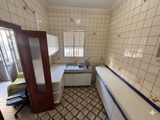 4 makuuhuone Bungalow myytävänä paikassa Dos Hermanas - 235 000 € (Ref: 9893999)