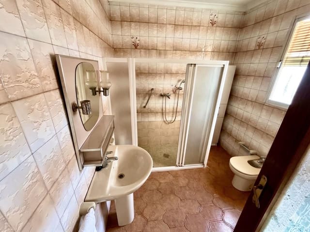 4 makuuhuone Bungalow myytävänä paikassa Dos Hermanas - 235 000 € (Ref: 9893999)