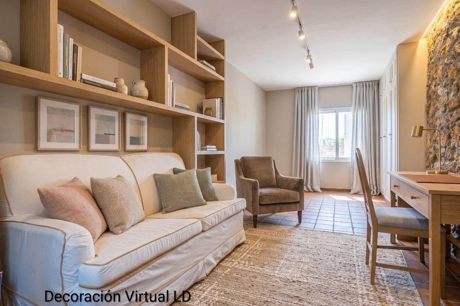 5 bedroom Villa for sale in Tomares with pool garage - € 800,000 (Ref: 9898907)