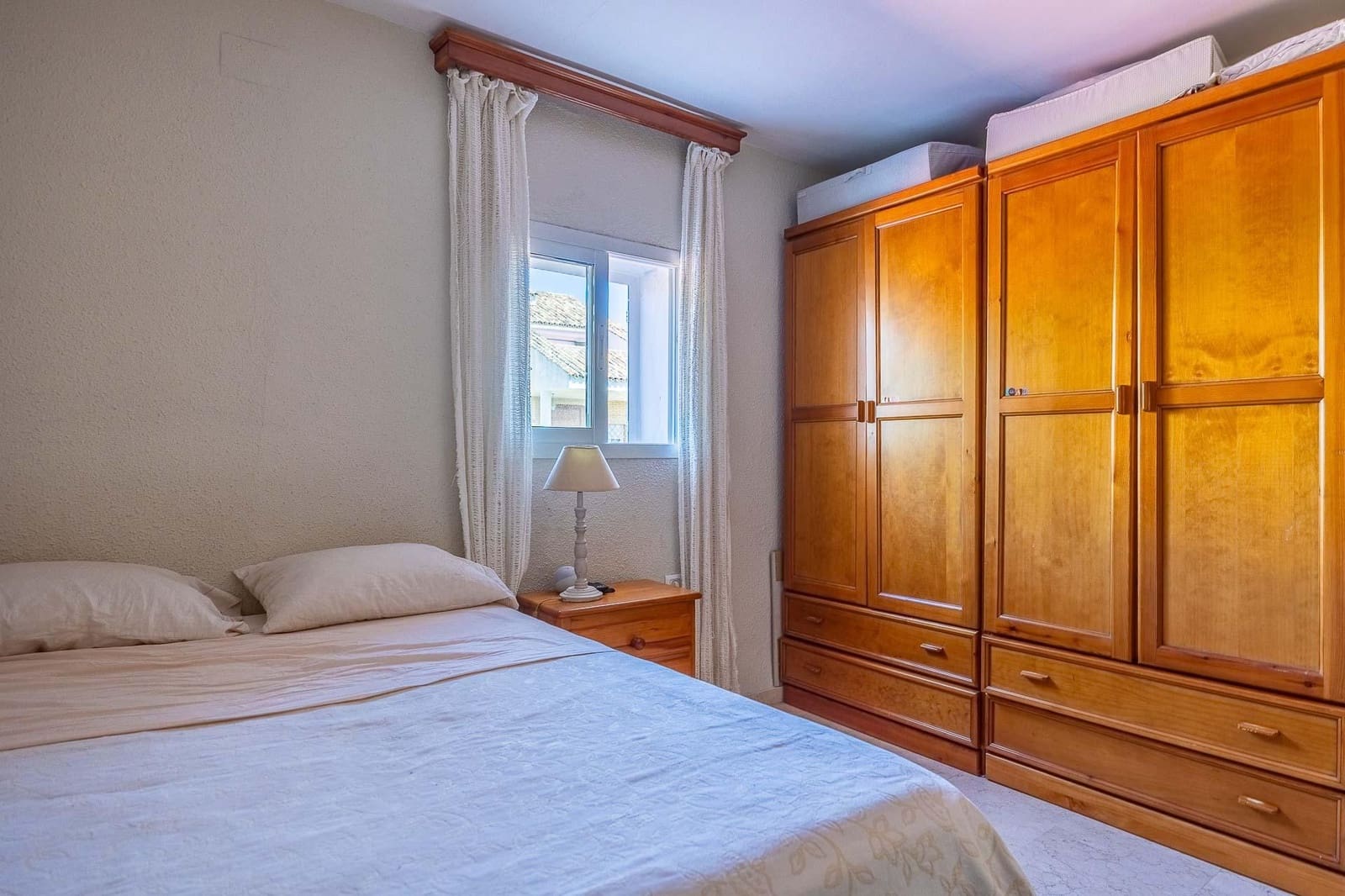 5 bedroom Villa for sale in Tomares with pool garage - € 800,000 (Ref: 9898907)