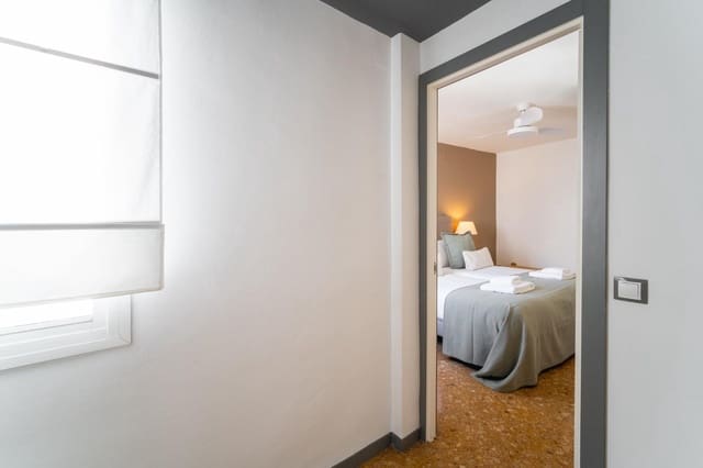 1 slaapkamer Flat te huur in Sevilla stad - € 1.300 (Ref: 9898908)