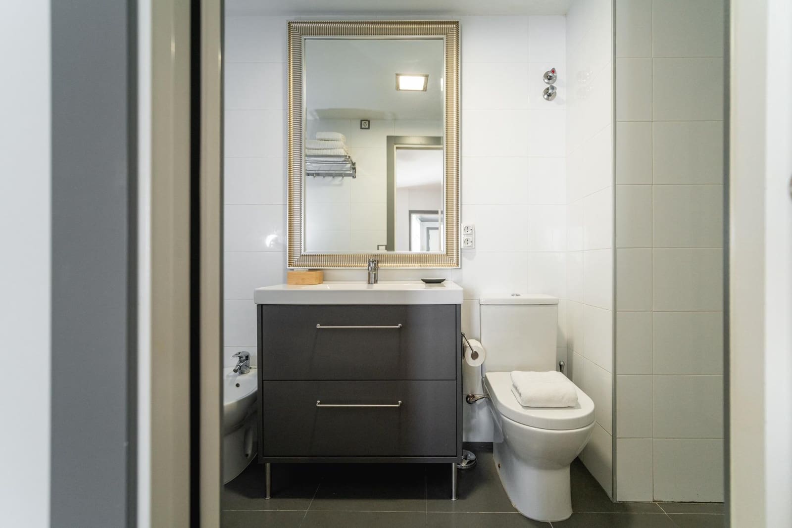 Appartement de 1 chambre à louer à Seville ville - 1 300 € (Ref: 9898908)