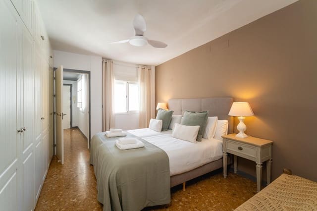 1 slaapkamer Flat te huur in Sevilla stad - € 1.300 (Ref: 9898908)