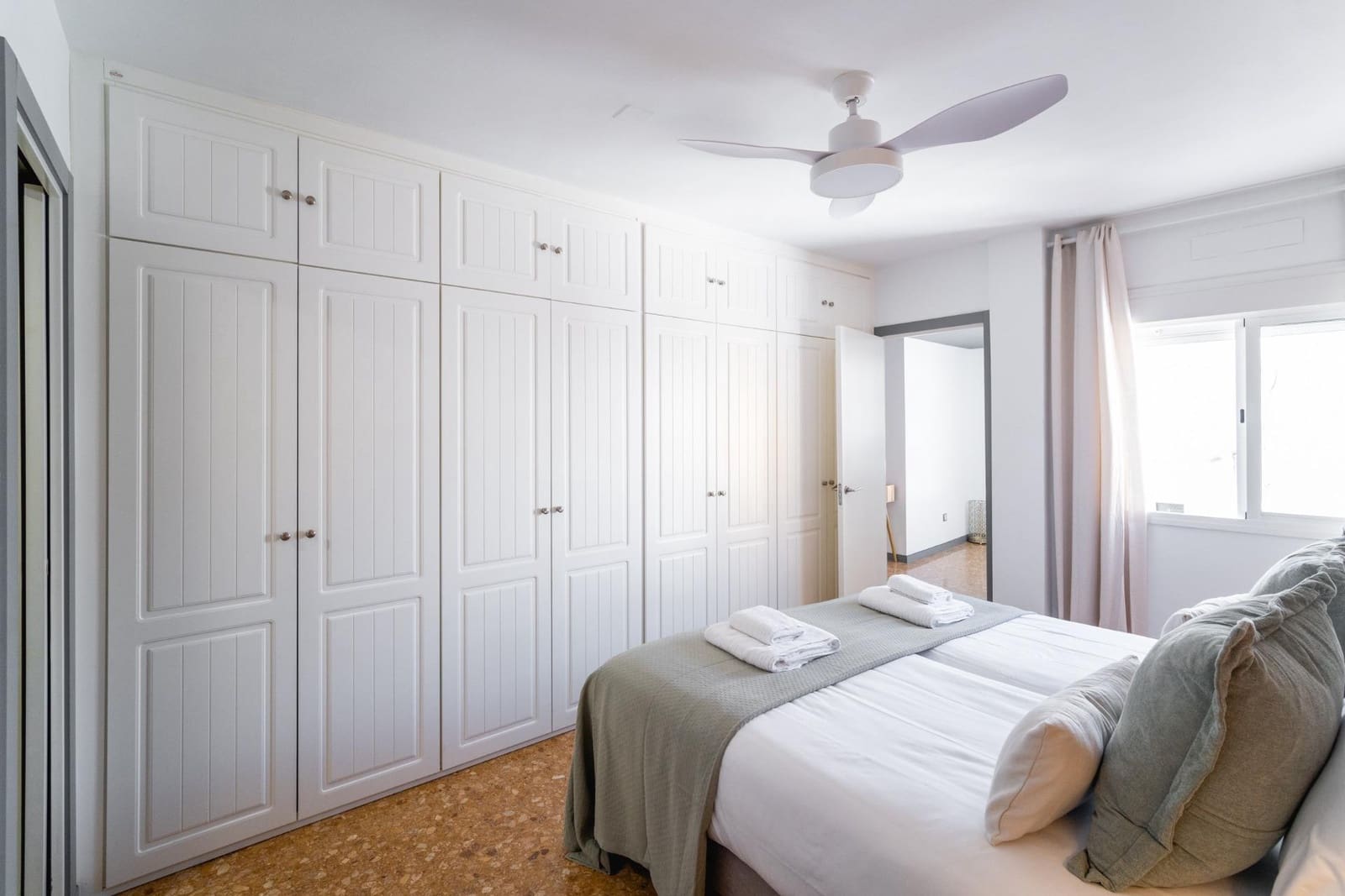Appartement de 1 chambre à louer à Seville ville - 1 300 € (Ref: 9898908)