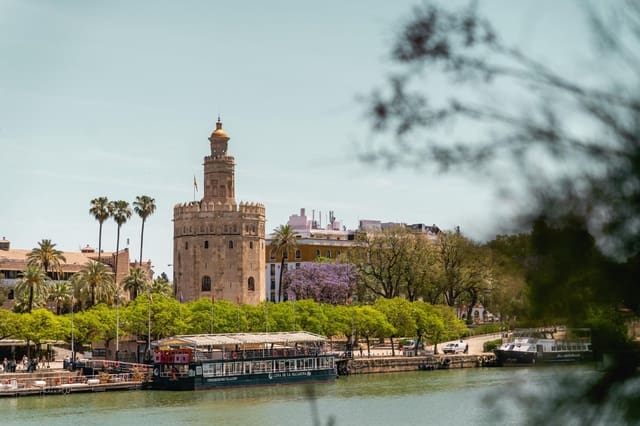 1 slaapkamer Flat te huur in Sevilla stad - € 1.300 (Ref: 9898908)