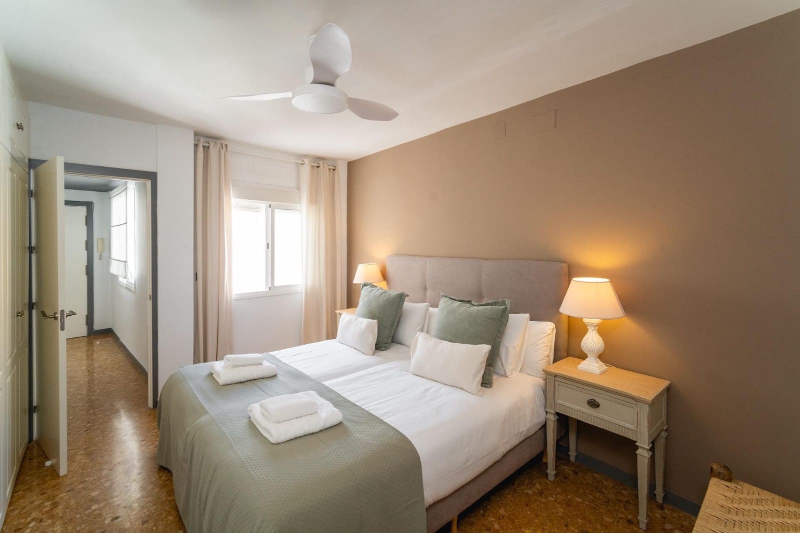 Appartement de 1 chambre à louer à Seville ville - 1 300 € (Ref: 9898908)