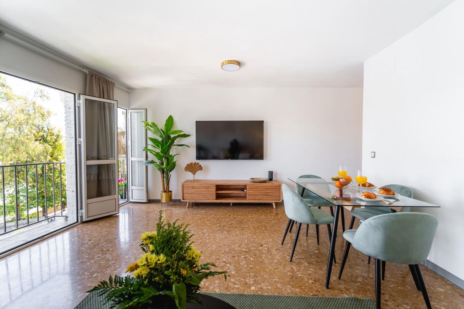 Appartement de 1 chambre à louer à Seville ville - 1 300 € (Ref: 9898908)