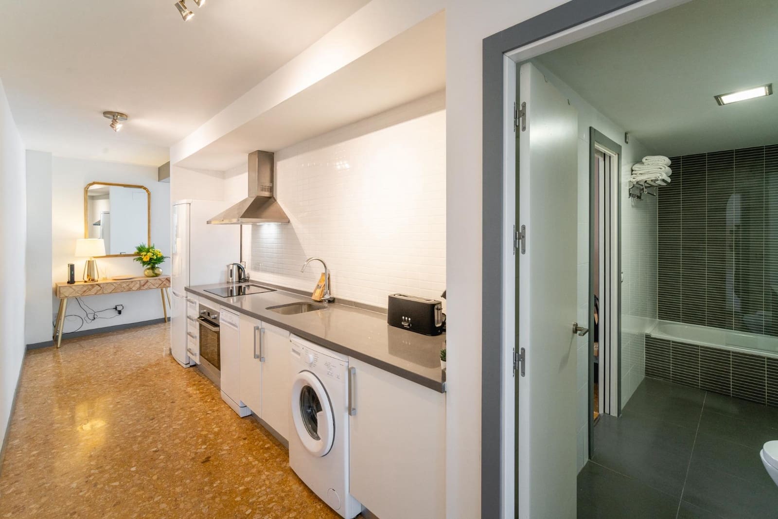 Appartement de 1 chambre à louer à Seville ville - 1 300 € (Ref: 9898908)