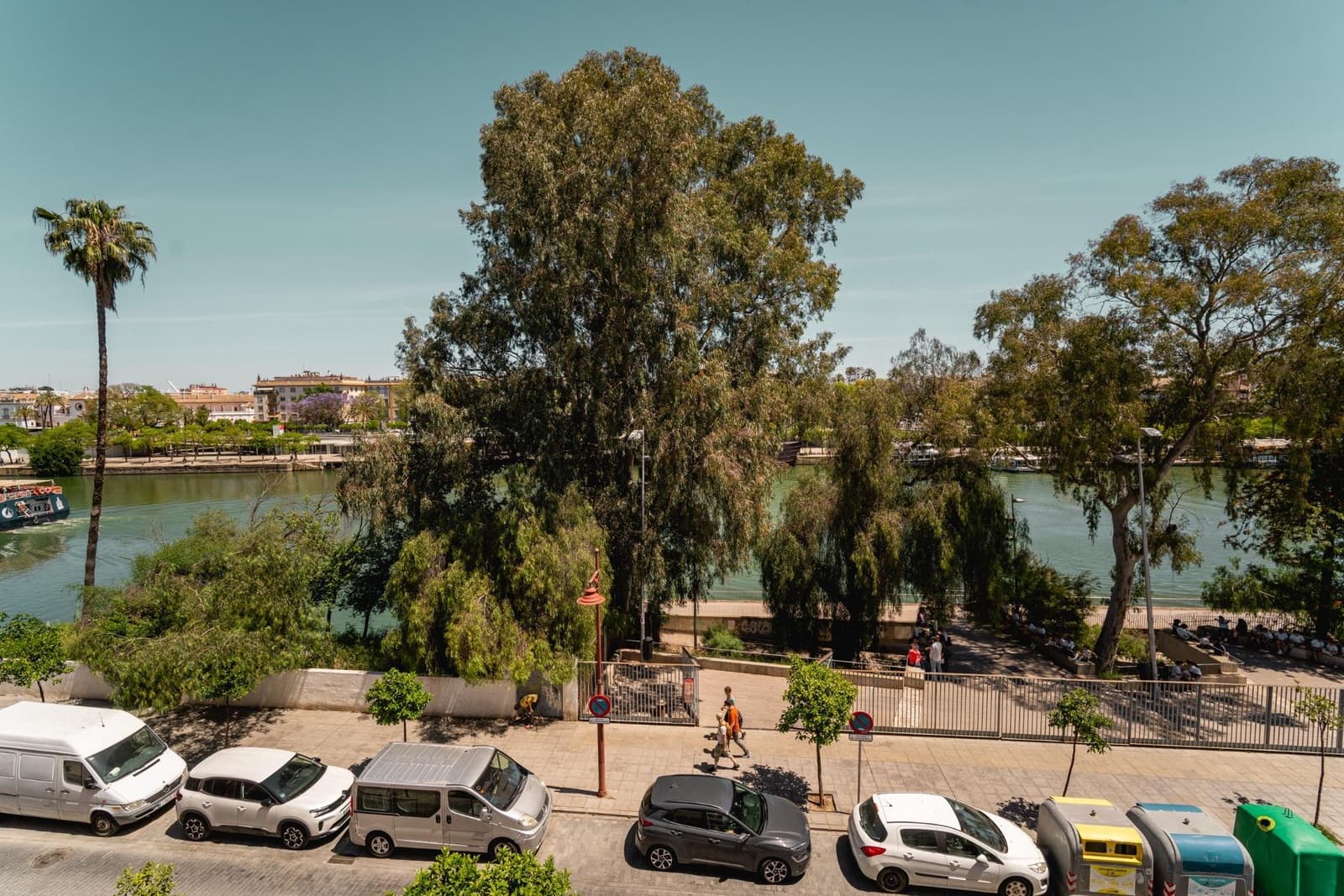 Appartement de 1 chambre à louer à Seville ville - 1 300 € (Ref: 9898908)