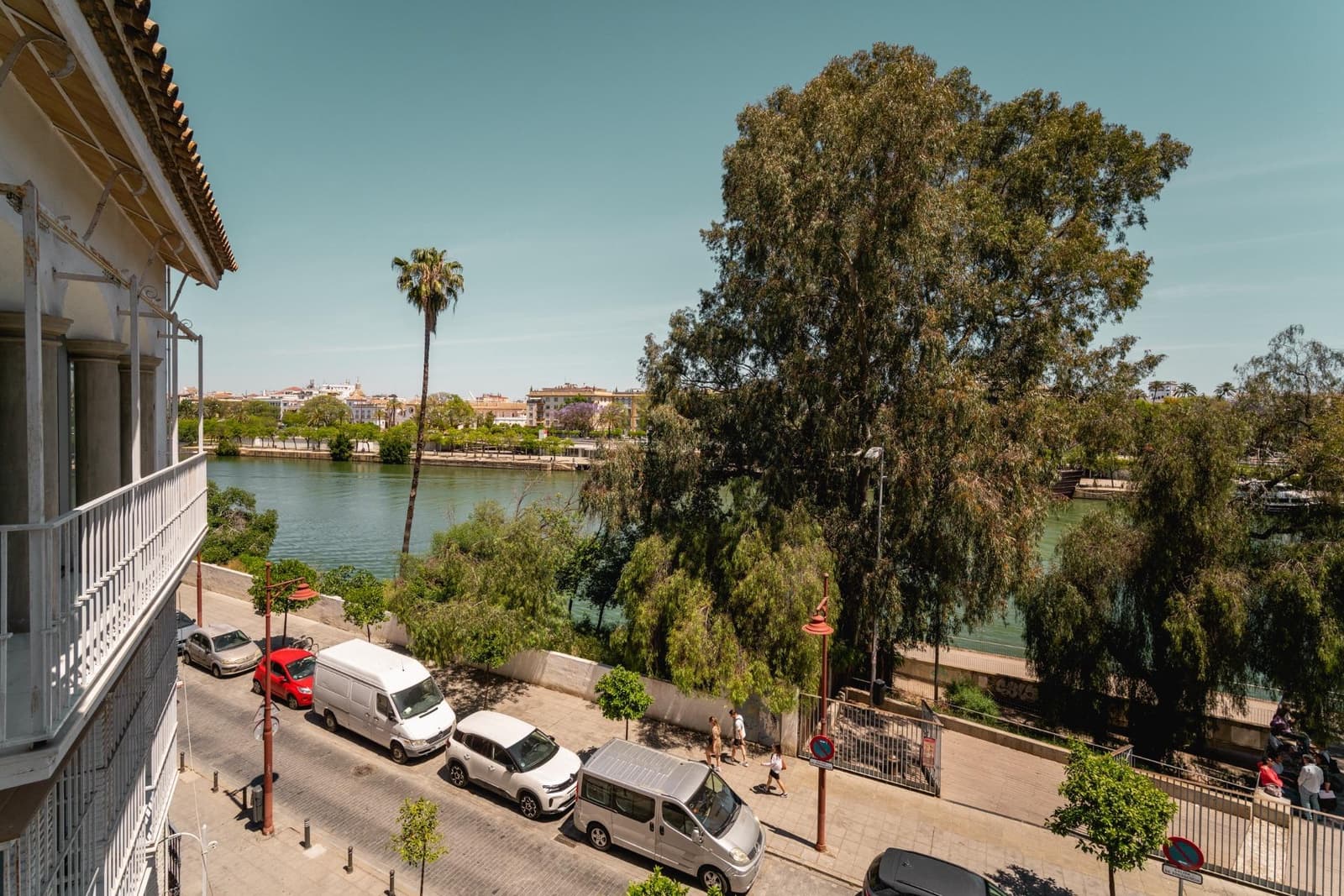 Appartement de 1 chambre à louer à Seville ville - 1 300 € (Ref: 9898908)