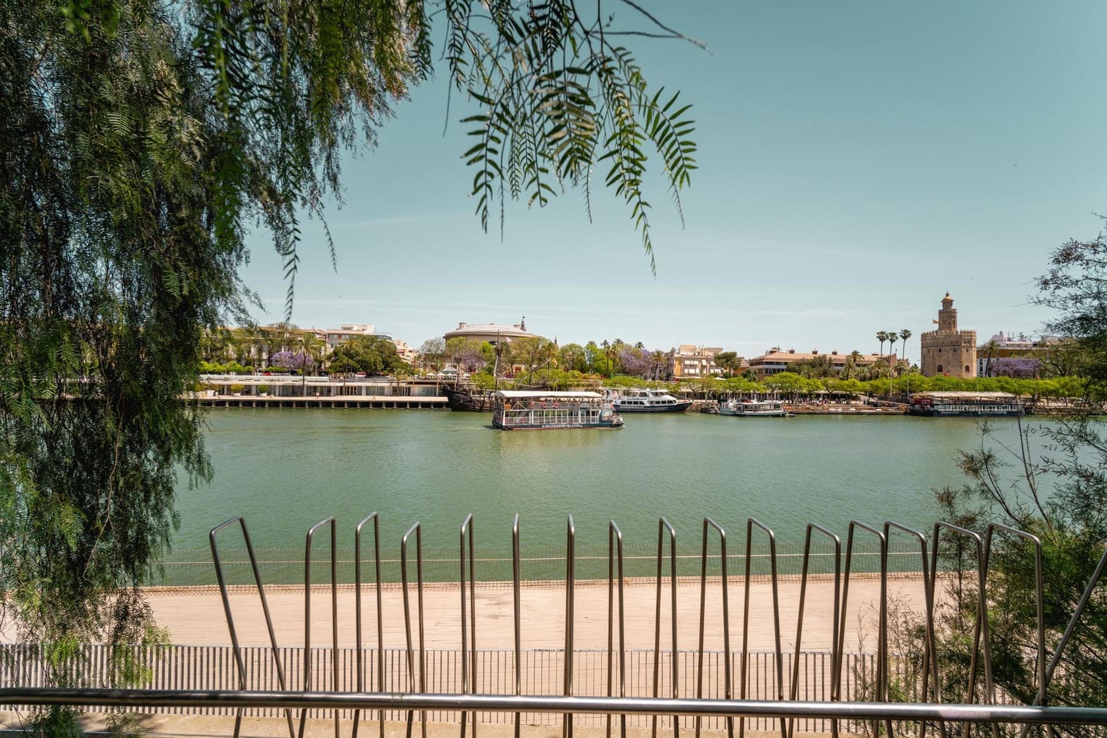 Appartement de 1 chambre à louer à Seville ville - 1 300 € (Ref: 9898908)