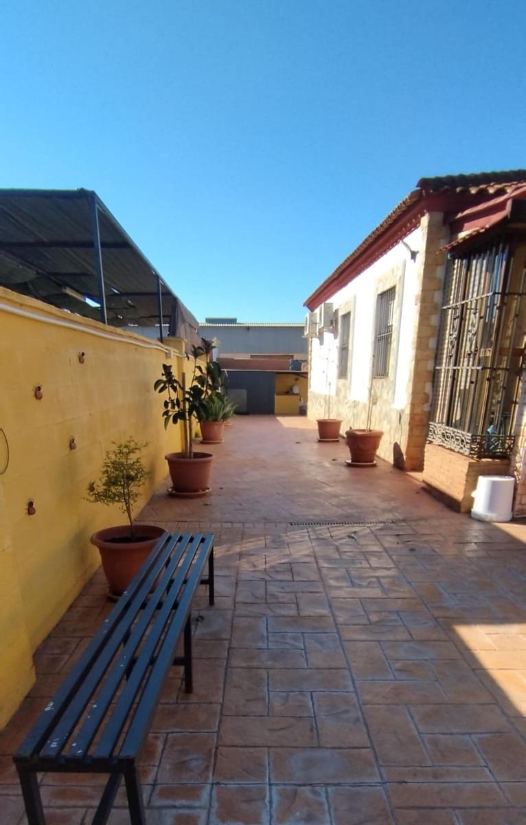 3 quarto Moradia para venda em Carmona com piscina - 170 000 € (Ref: 9911159)