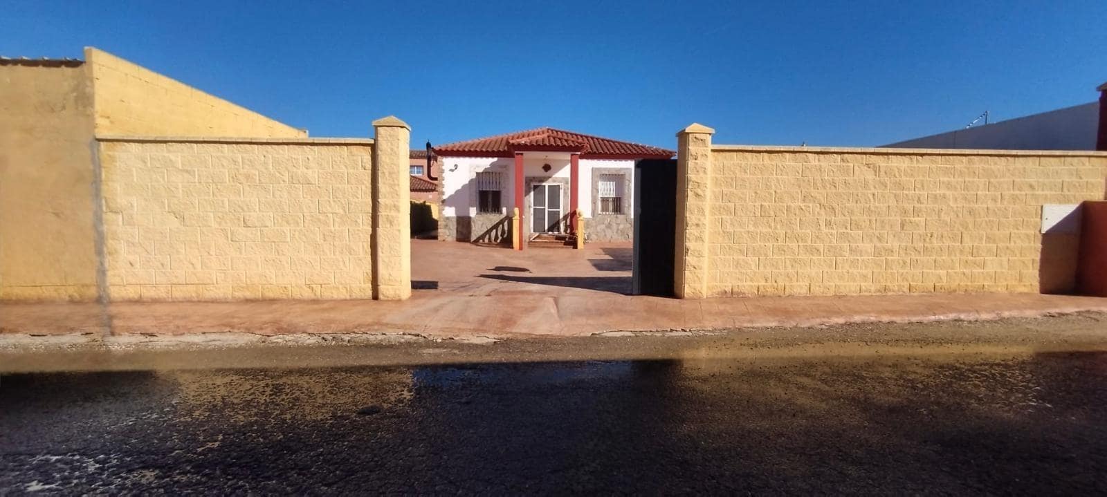 3 quarto Moradia para venda em Carmona com piscina - 170 000 € (Ref: 9911159)