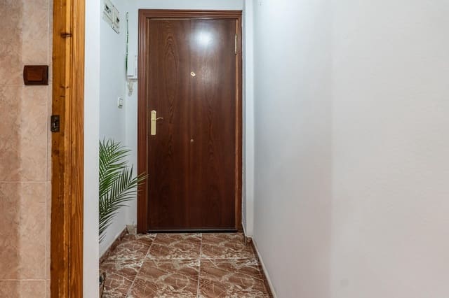 Piso de 3 habitaciones en San Juan de Aznalfarache en venta - 120.000 € (Ref: 9922397)