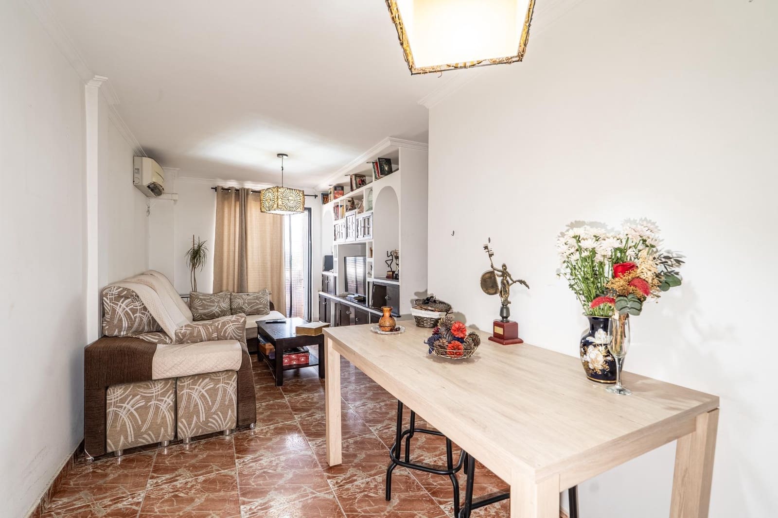 3 bedroom Flat for sale in San Juan de Aznalfarache - € 120,000 (Ref: 9922397)