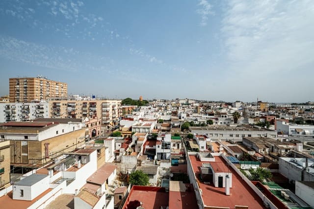 Piso de 3 habitaciones en San Juan de Aznalfarache en venta - 120.000 € (Ref: 9922397)