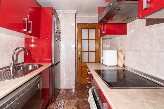 Piso de 3 habitaciones en San Juan de Aznalfarache en venta - 120.000 € (Ref: 9922397)