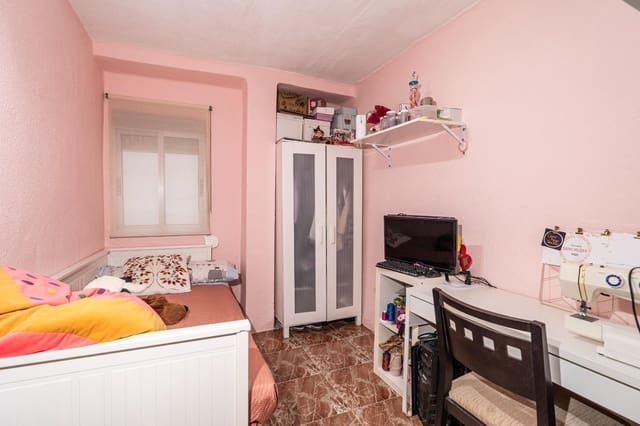 Piso de 3 habitaciones en San Juan de Aznalfarache en venta - 120.000 € (Ref: 9922397)