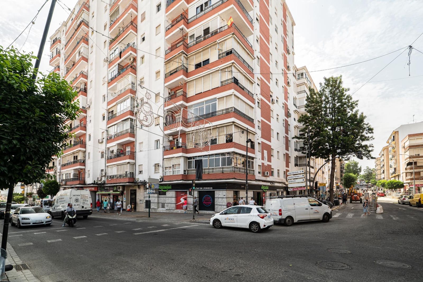 3 bedroom Flat for sale in San Juan de Aznalfarache - € 120,000 (Ref: 9922397)