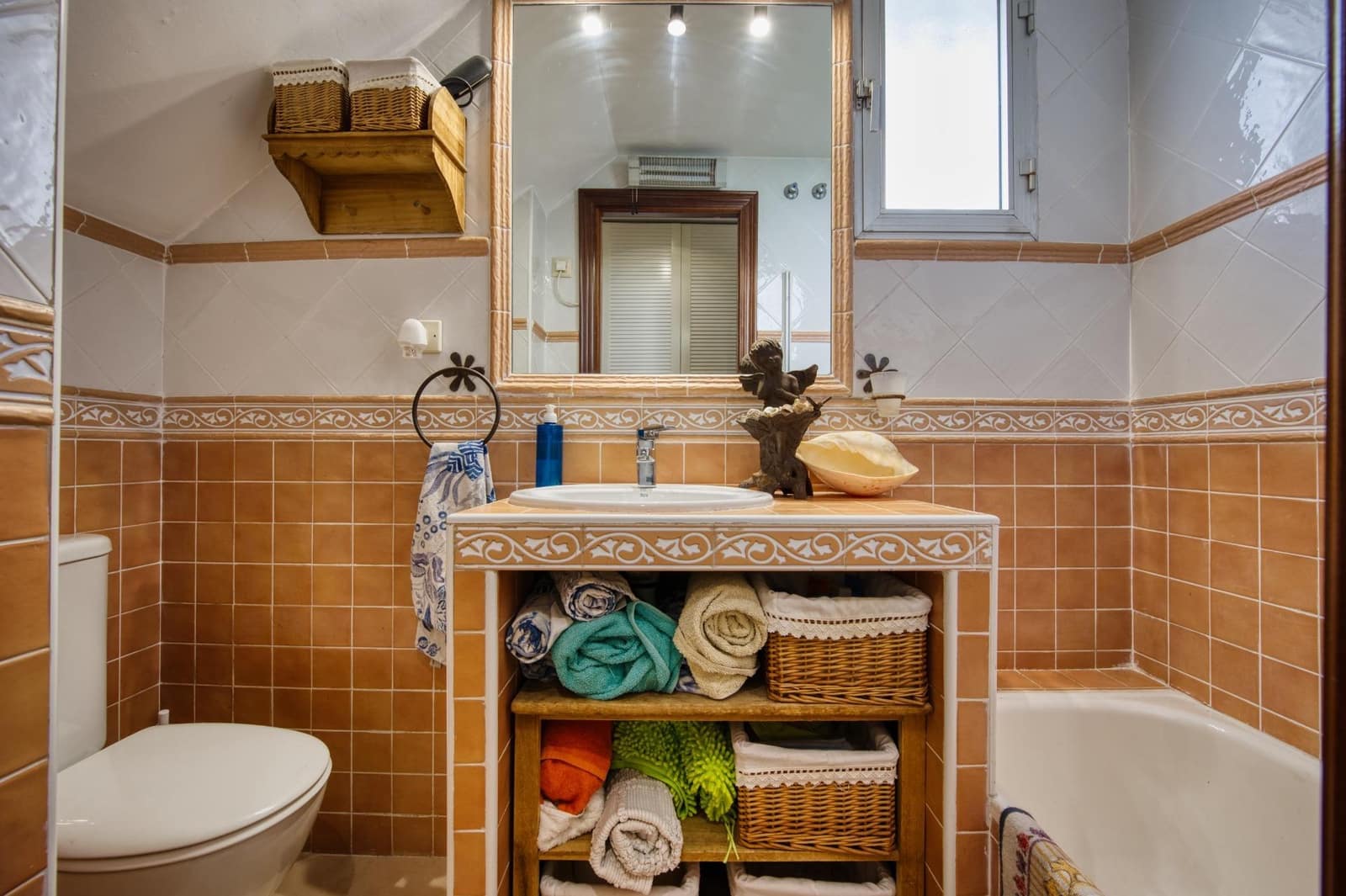 5 bedroom Terraced Villa for sale in Mairena del Aljarafe with pool - € 305,000 (Ref: 9922398)