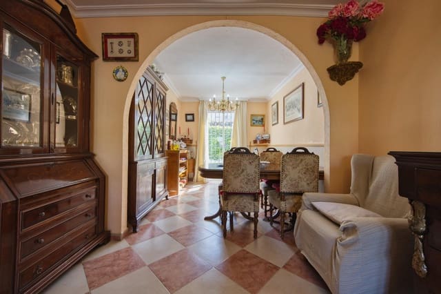 5 sovrum Radhus till salu i Mairena del Aljarafe med pool - 305 000 € (Ref: 9922398)