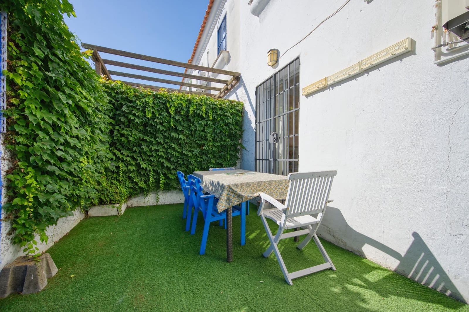 5 bedroom Terraced Villa for sale in Mairena del Aljarafe with pool - € 305,000 (Ref: 9922398)