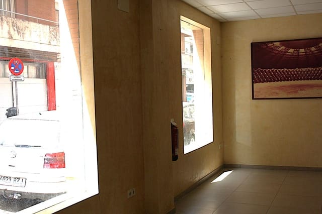 Commercieel te huur in Los Remedios, Sevilla stad - € 3.000 (Ref: 9927517)