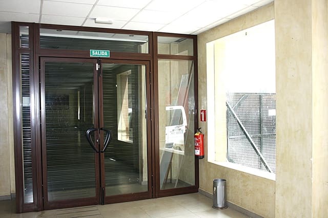 Commercieel te huur in Los Remedios, Sevilla stad - € 3.000 (Ref: 9927517)