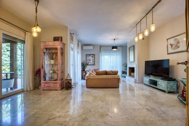 4 slaapkamer Halfvrijstaande villa te koop in Espartinas met zwembad garage - € 360.000 (Ref: 9940064)