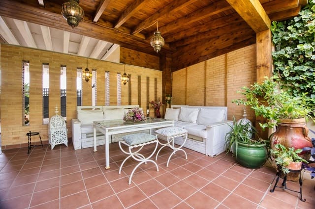 4 slaapkamer Halfvrijstaande villa te koop in Espartinas met zwembad garage - € 360.000 (Ref: 9940064)