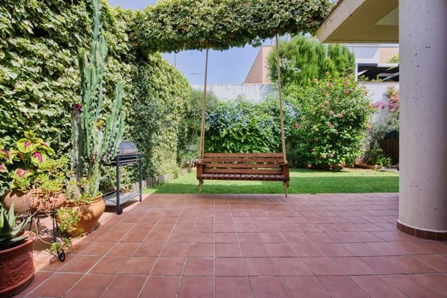 4 slaapkamer Halfvrijstaande villa te koop in Espartinas met zwembad garage - € 360.000 (Ref: 9940064)