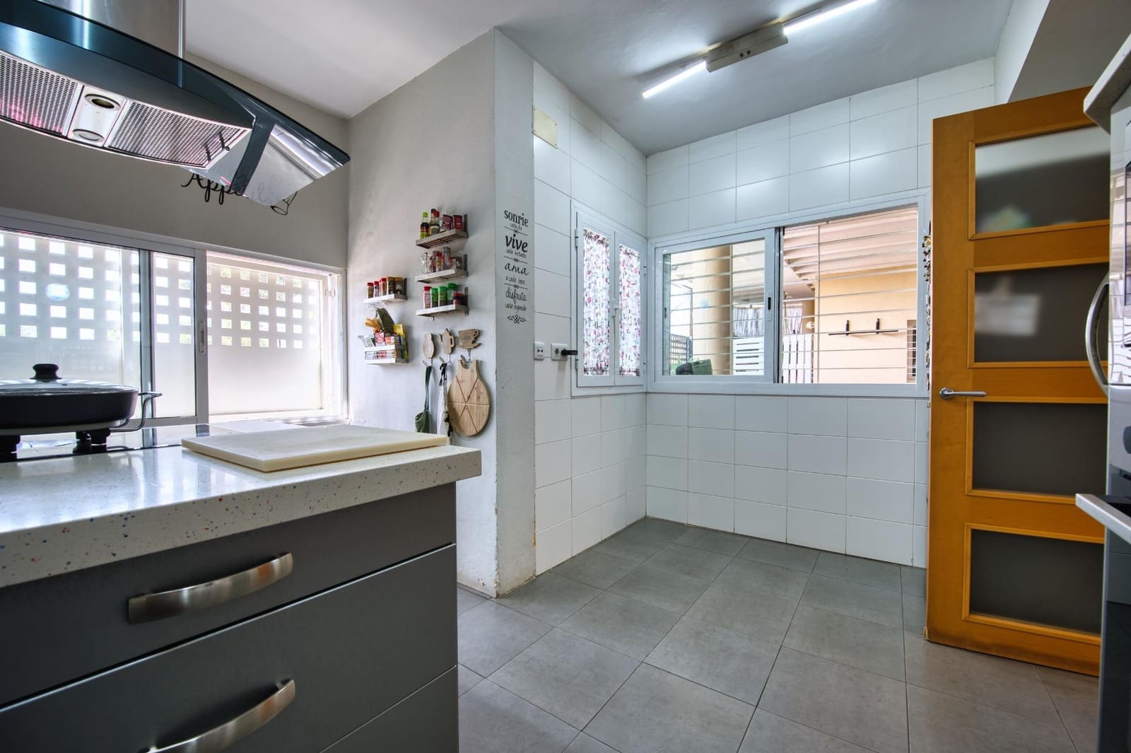 4 quarto Moradia Geminada para venda em Espartinas com piscina garagem - 360 000 € (Ref: 9940064)