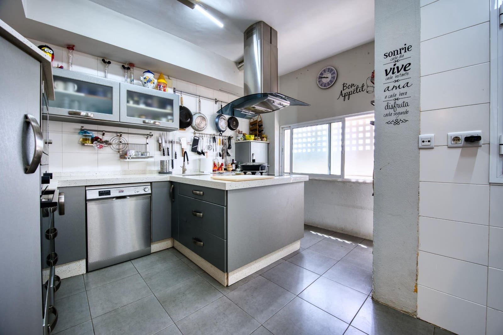 4 quarto Moradia Geminada para venda em Espartinas com piscina garagem - 360 000 € (Ref: 9940064)