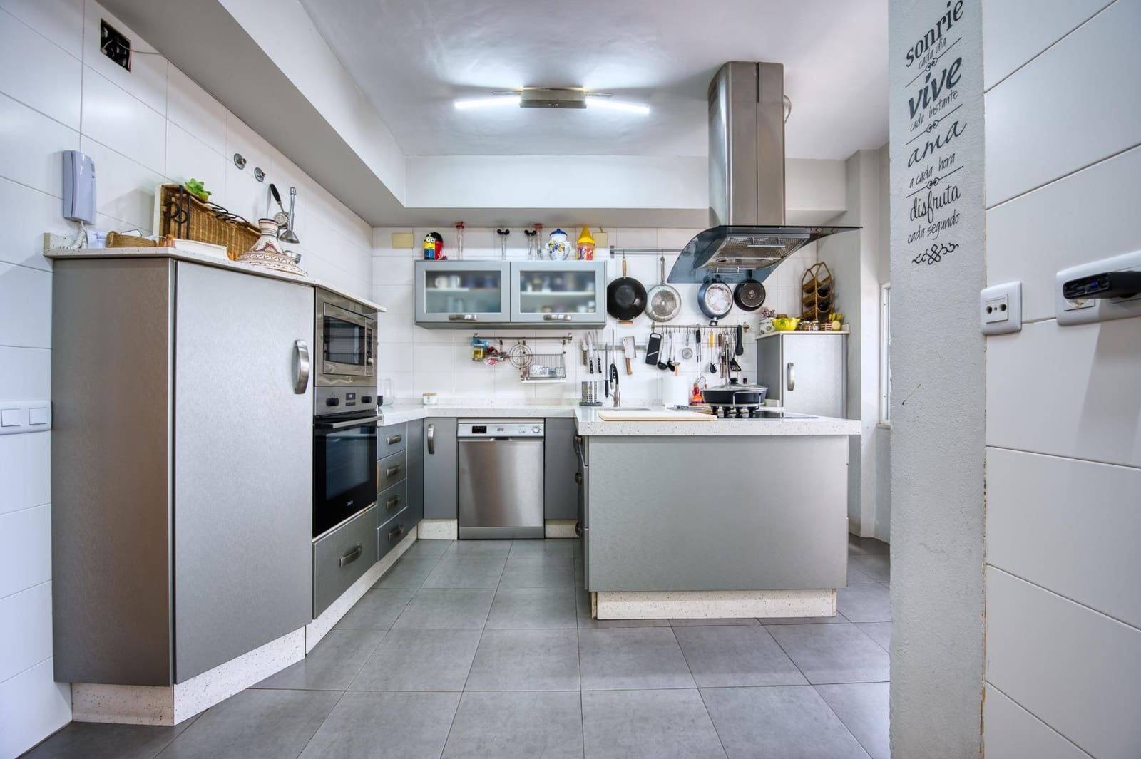 4 quarto Moradia Geminada para venda em Espartinas com piscina garagem - 360 000 € (Ref: 9940064)