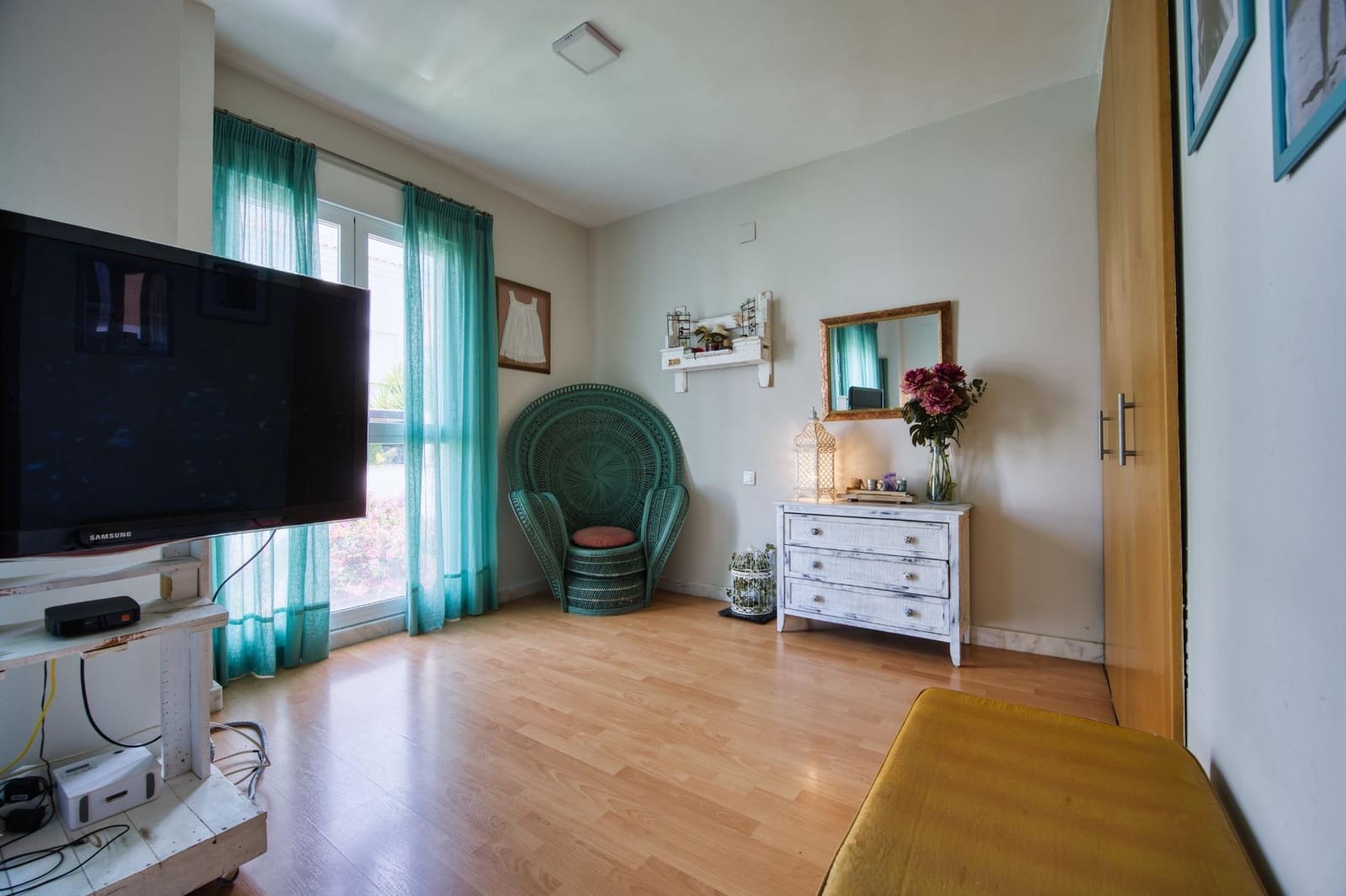 4 quarto Moradia Geminada para venda em Espartinas com piscina garagem - 360 000 € (Ref: 9940064)