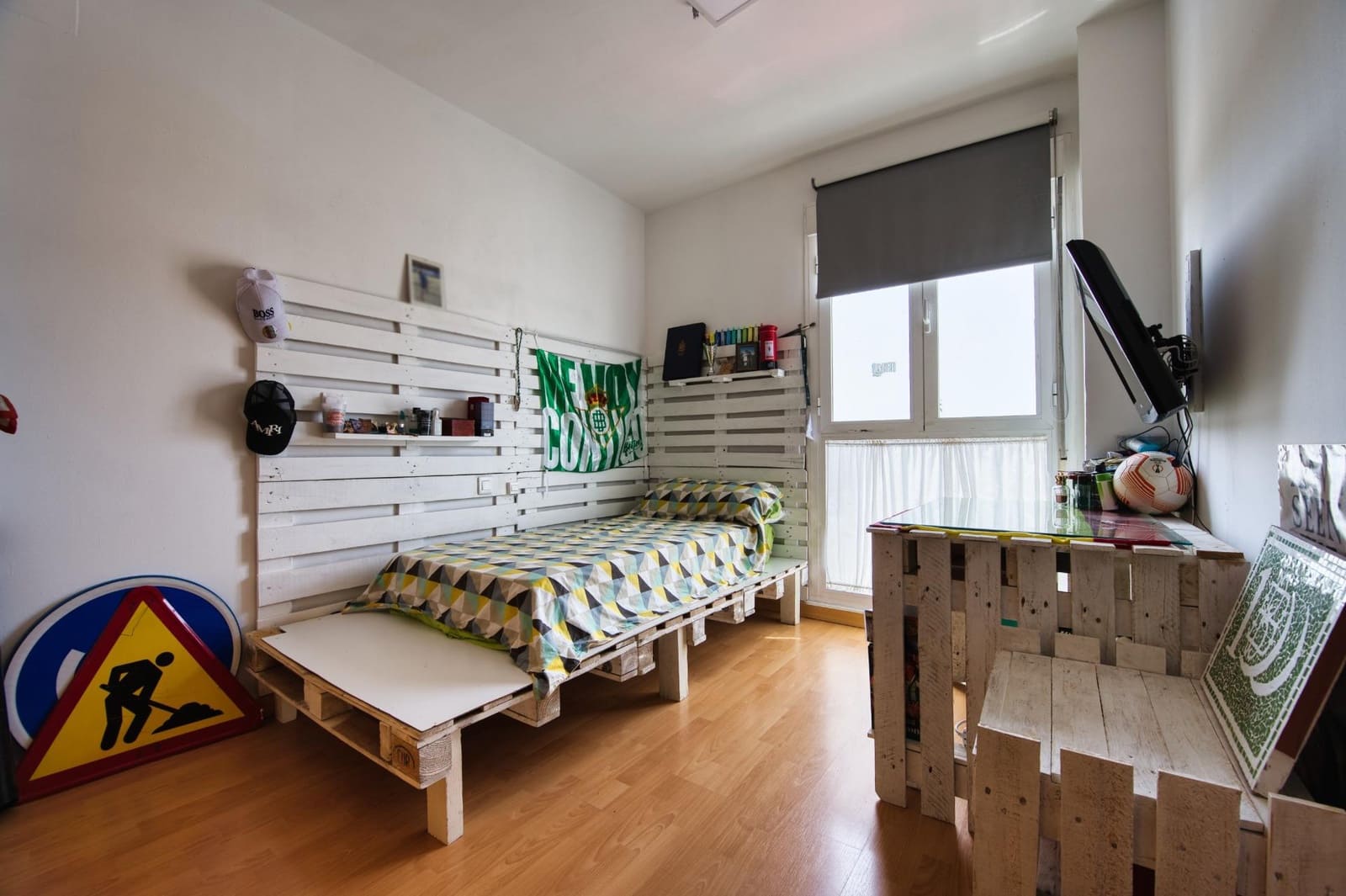 4 quarto Moradia Geminada para venda em Espartinas com piscina garagem - 360 000 € (Ref: 9940064)