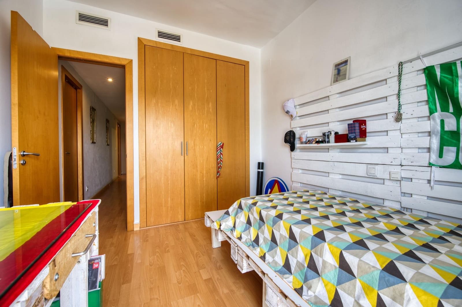 4 quarto Moradia Geminada para venda em Espartinas com piscina garagem - 360 000 € (Ref: 9940064)