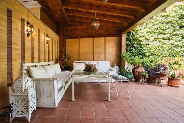 4 chambre Villa/Maison Semi-Mitoyenne à vendre à Espartinas avec piscine garage - 360 000 € (Ref: 9940064)